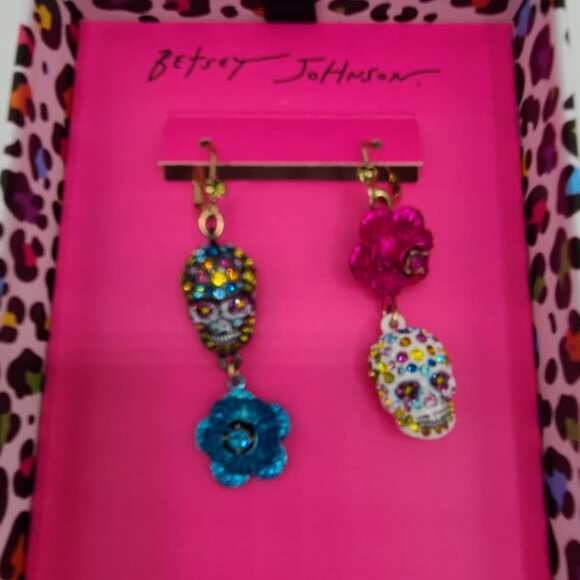 Betsey Johnson Floral Sugar Skull Leverback Earrings NWT! NEW! Halloween - Picture 5 of 7